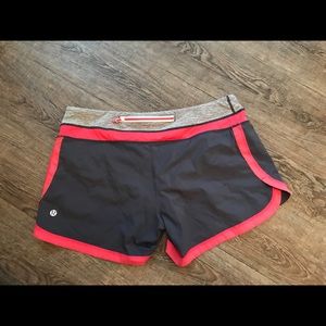Women’s lululemon groovy run shorts